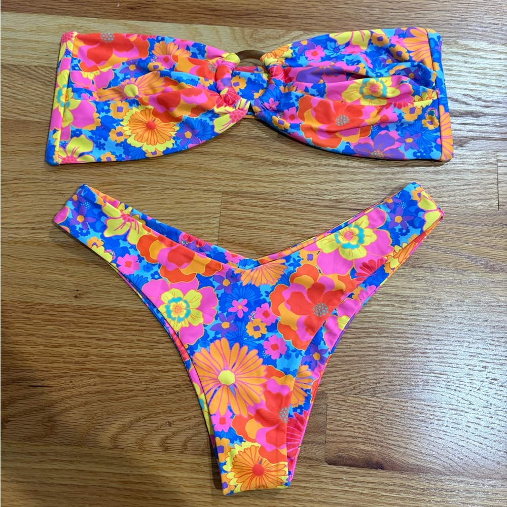 Kulani Kinis Bandeau Bikini Top (Sz XL) and Y Cheeky Bikini Bottoms (Sz s)